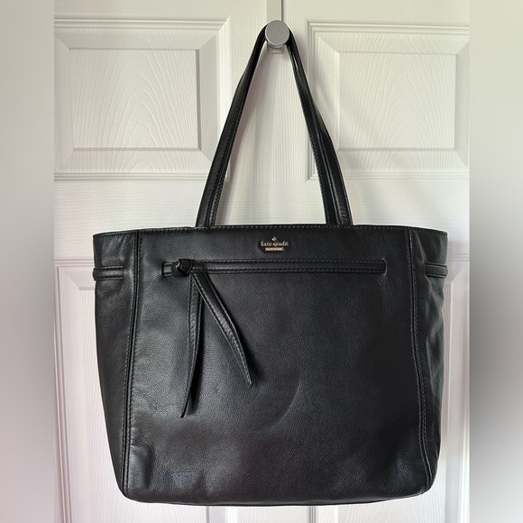 kate spade Handbags - Kate Spade Leather Tote